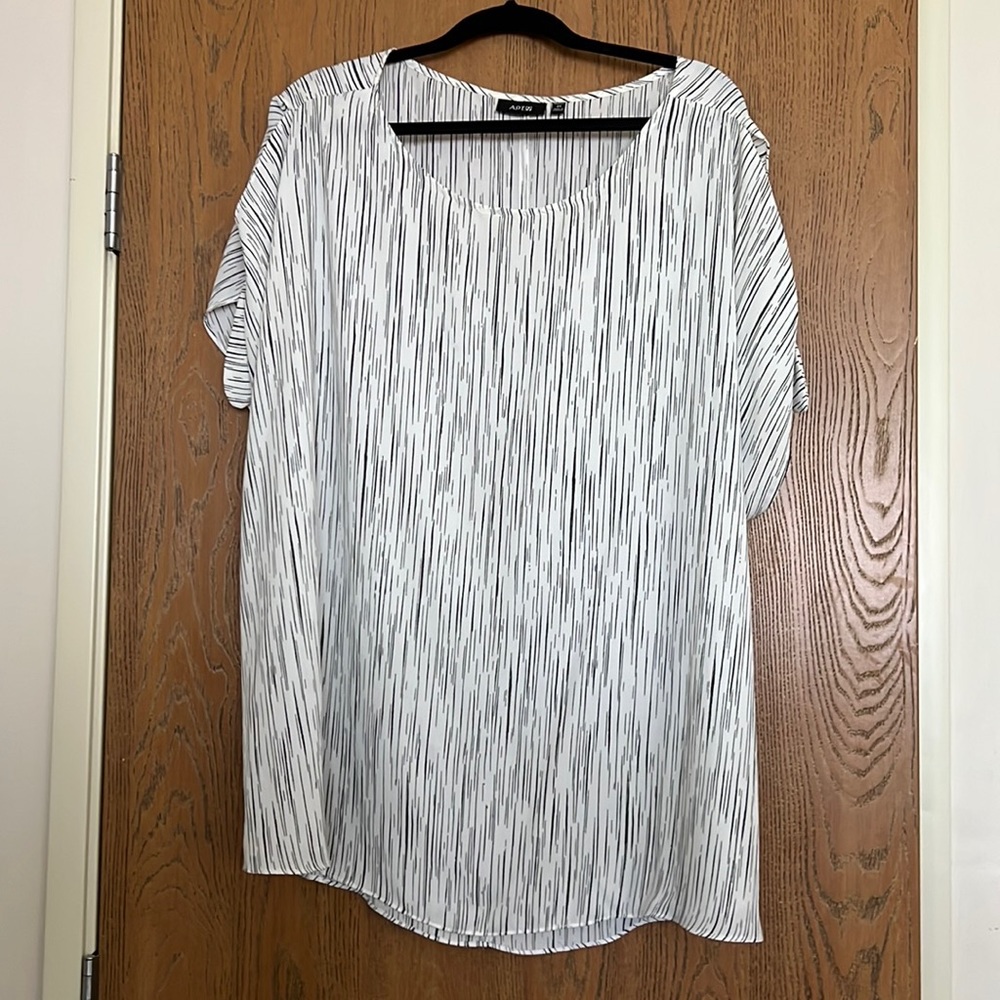 Black and White Striped Tie Sleeve Short Sleeve Blouse/Top - Apt 9 (Kohl’s)